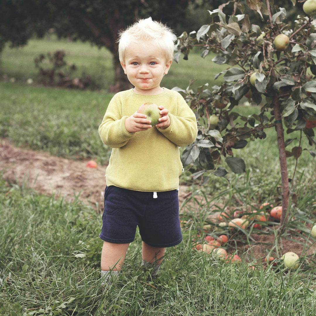 Kid with apple